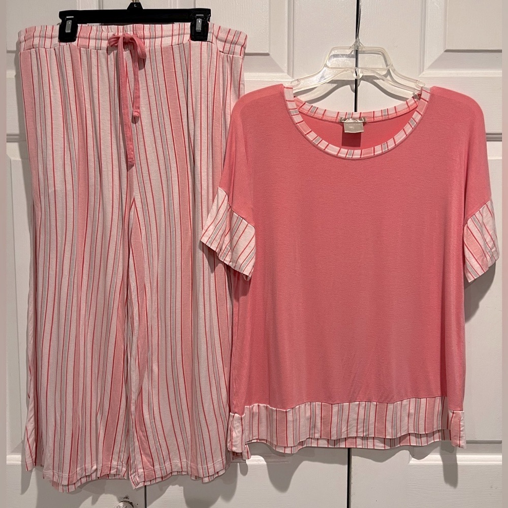 2 Pc Cozy Pink💗Striped Pajama / Loungewear Set- Short Sleeves